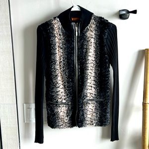 Absolutely stunning faux fur zippered sweater by belldini.